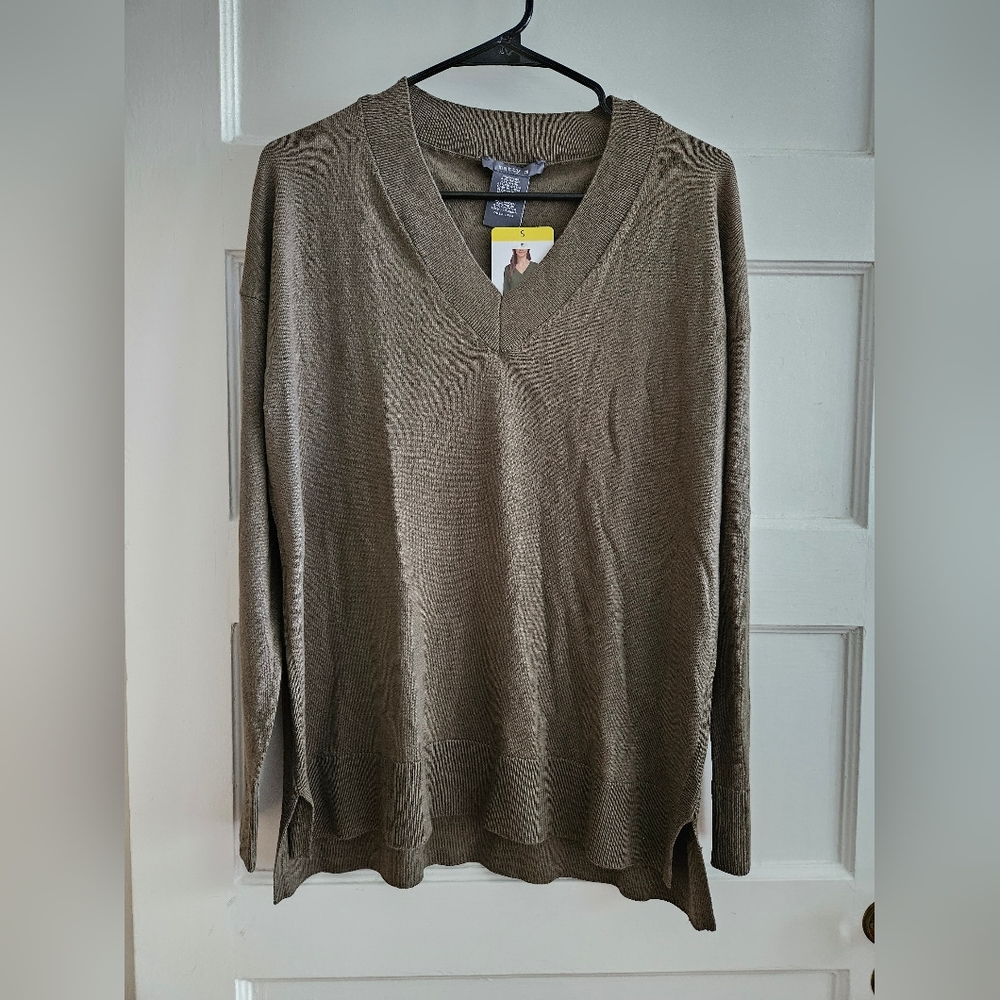 Matty M Sweater - Picture 2 of 6